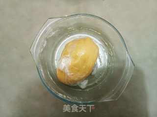 广式莲蓉月饼的做法步骤：5