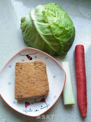 素鸡豆腐炒甘蓝的做法步骤：1
