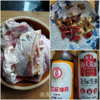 红烧牛腩的做法步骤：1