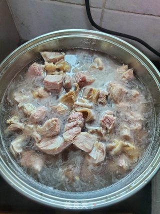 红烧牛腩的做法步骤：3
