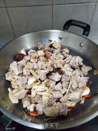 红烧牛腩的做法步骤：6