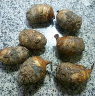 笋丝雪菜烧芋艿的做法步骤：1