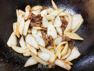 洋葱炒牛肉的做法步骤：13