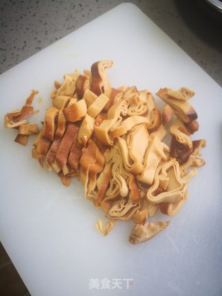 麻酱黄瓜粉丝干豆腐卷的做法步骤：8