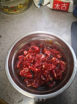 香煎牛肉的做法步骤：1