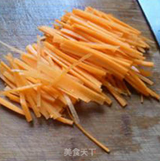 胡萝卜圆白菜土豆丝的做法步骤：4