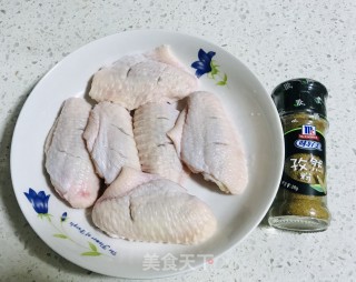 孜然烤鸡翅的做法步骤：1