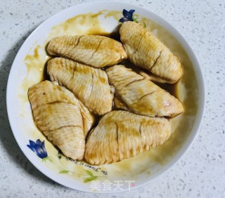 孜然烤鸡翅的做法步骤：2