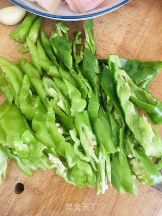 辣椒炒五花肉的做法步骤：4