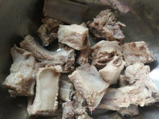 菌菇排骨汤的做法步骤：4