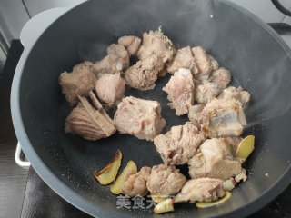 土豆香菇炖排骨的做法步骤：5