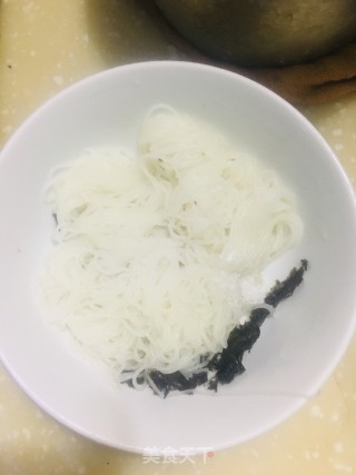 云吞米粉的做法步骤：5