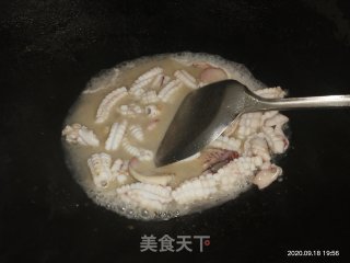 鱿鱼炒青椒的做法步骤：5
