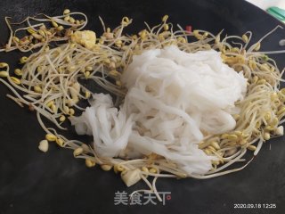 炒河粉的做法步骤：12