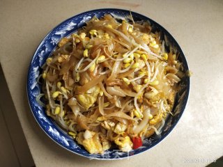 炒河粉的做法步骤：16