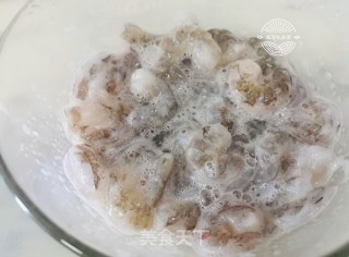 西班牙蒜香橄榄油浸虾的做法步骤：4