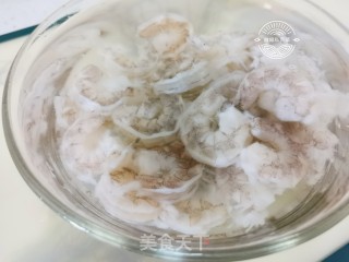 西班牙蒜香橄榄油浸虾的做法步骤：5