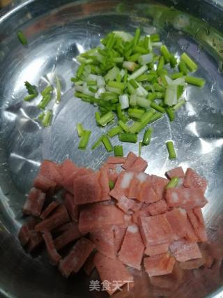 蛋炒饭的做法步骤：2