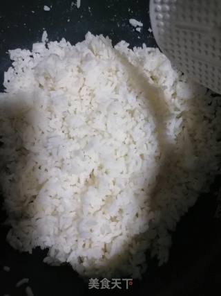 蛋炒饭的做法步骤：3