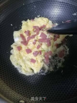 蛋炒饭的做法步骤：5