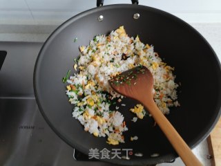 杂蔬炒饭的做法步骤：6