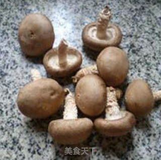 香菇毛豆烤麸的做法步骤：2