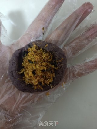 红豆沙肉松馅月饼的做法步骤：5