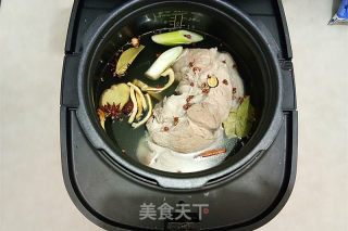 白切肘子的做法步骤：5