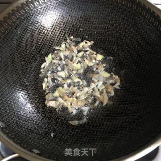 白玉菇炒青菜的做法步骤：1