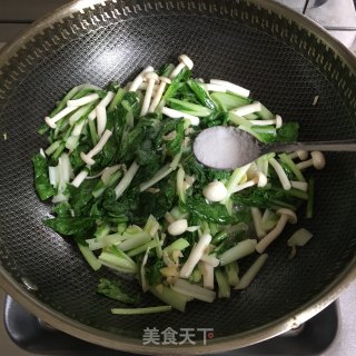 白玉菇炒青菜的做法步骤：4