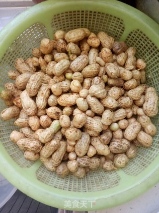 煮茶香花生的做法步骤：1