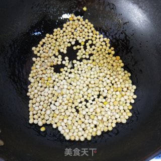 黄豆焖猪尾的做法步骤：5