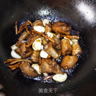 黄豆焖猪尾的做法步骤：10