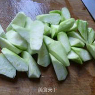 丝瓜炒土豆的做法步骤：3