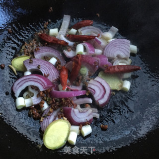 香辣翅根炖土豆的做法步骤：7