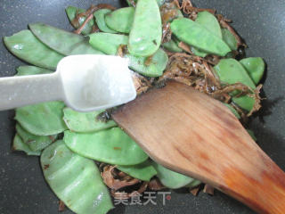 笋干菜炒扁豆的做法步骤：7