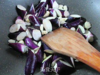 蛋白肉炒茄子的做法步骤：6