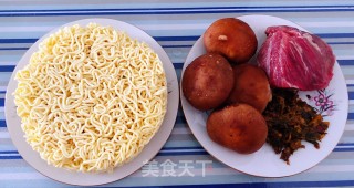 雪菜香菇肉丝面的做法步骤：1