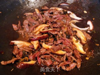 雪菜香菇肉丝面的做法步骤：7