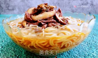 雪菜香菇肉丝面的做法步骤：10