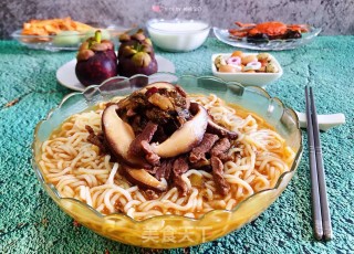 雪菜香菇肉丝面的做法步骤：15