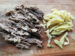 牛肉榨菜烧冬瓜的做法步骤：2