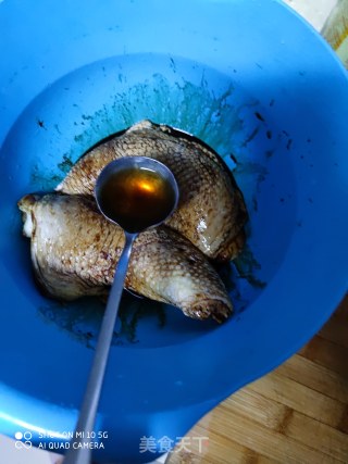 电饭煲版烤鸡腿的做法步骤：3