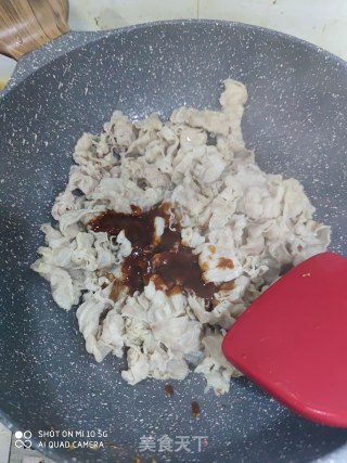 葱爆羊肉的做法步骤：3