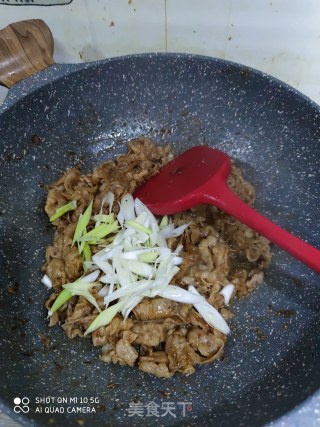 葱爆羊肉的做法步骤：5