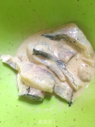 啤酒焖豆腐鱼的做法步骤：1