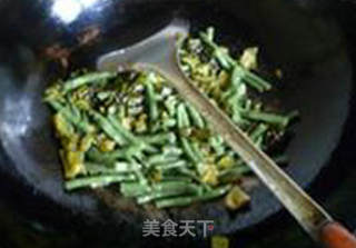 酸菜炒豇豆的做法步骤：7