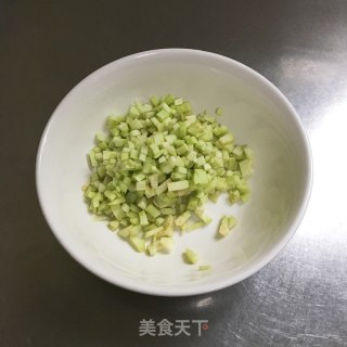 鸡蛋茄饼的做法步骤：1
