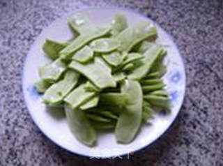 香辣炒扁豆的做法步骤：1