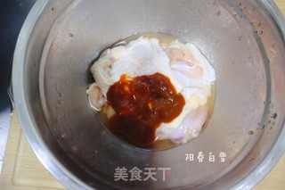 酱香烤鸡腿肉????（烤箱版）烤鸡肉的做法步骤：3